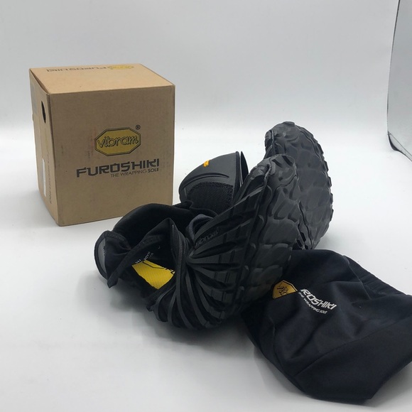 Vibram Other - Vibram Furoshiki black shoes size 9.5/ XL